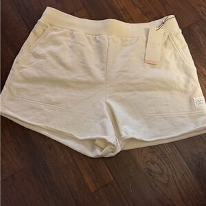 Women's cream high rise  Shorts NWT